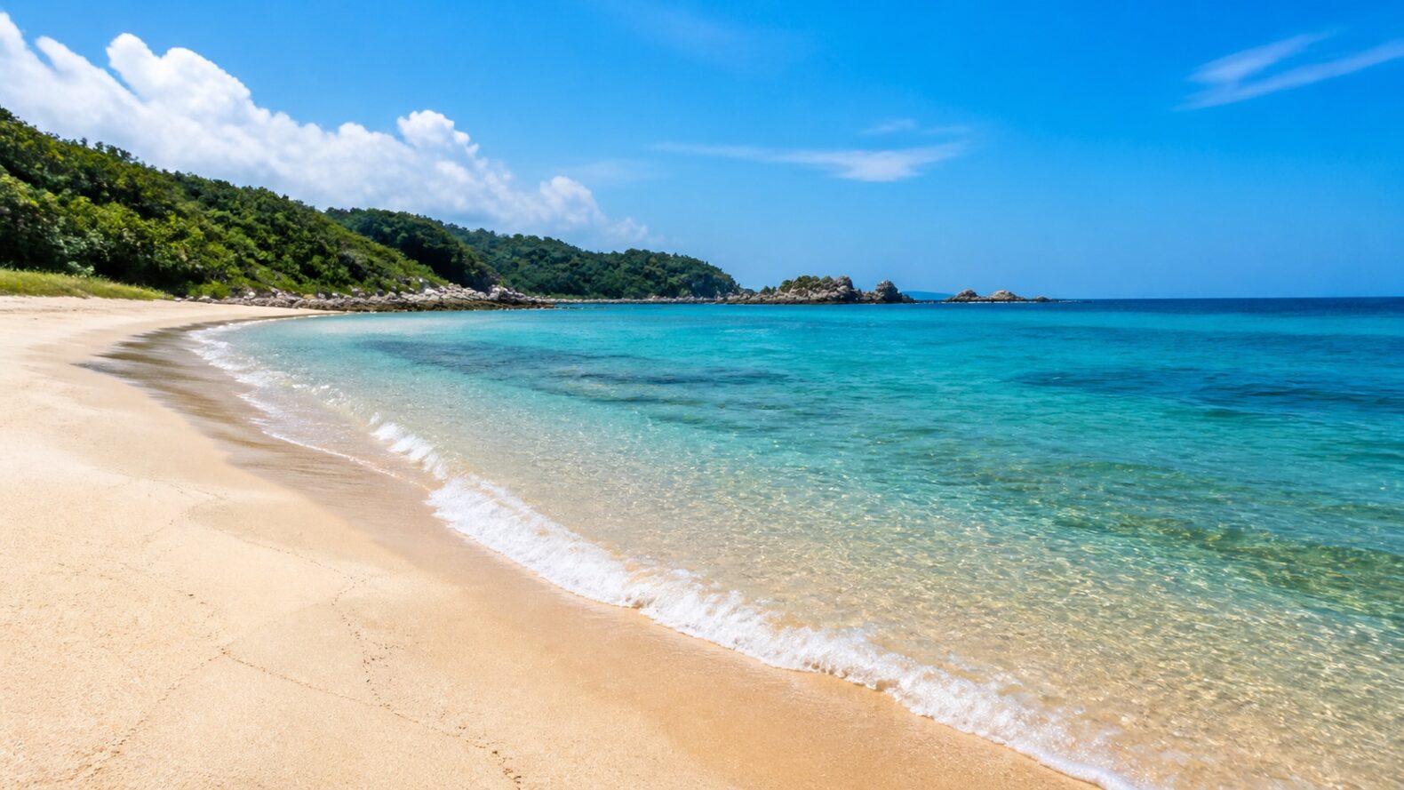 竹野浜海水浴場をイメージした日本海の海辺の風景